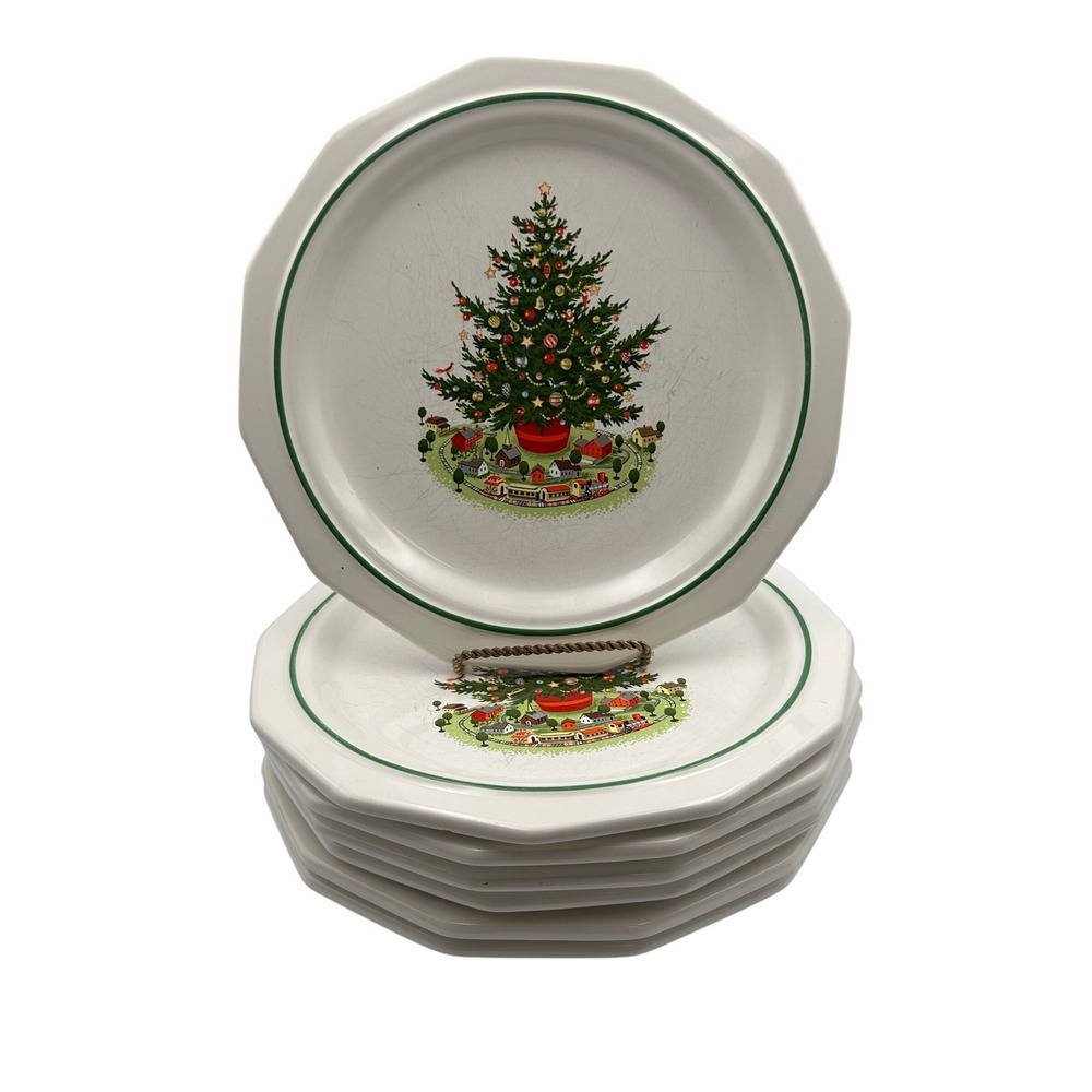 Vintage Christmas Heirloom Octagon Dinner Plates Set of 7 Holiday Decor 10.5"‎